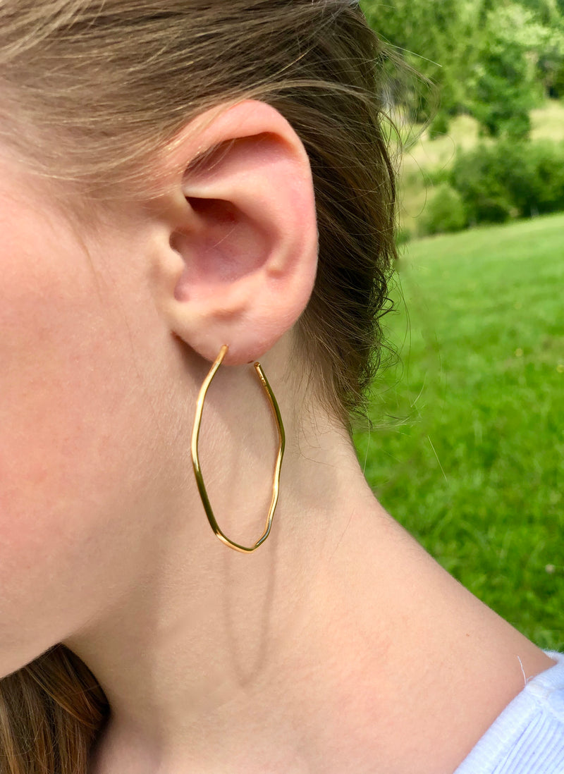 Max earrings 2025